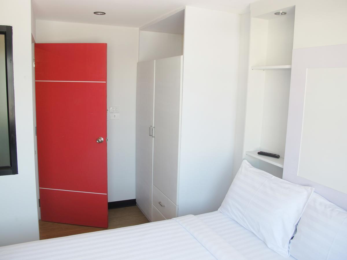 C Tower Hotel Сураттхани Номер фото